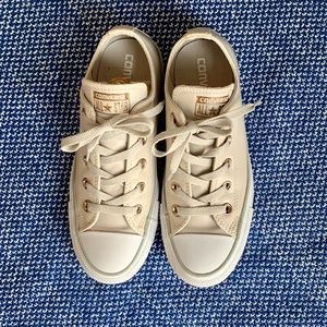 Beige and white Converse ALL STARS